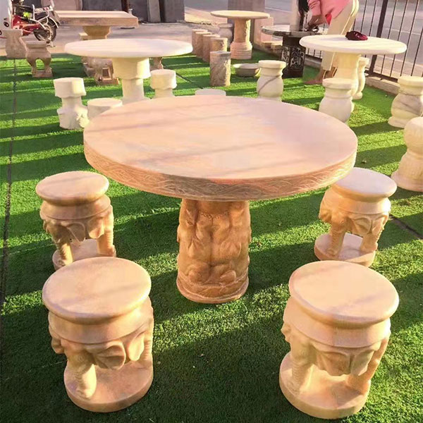 石桌子石凳子